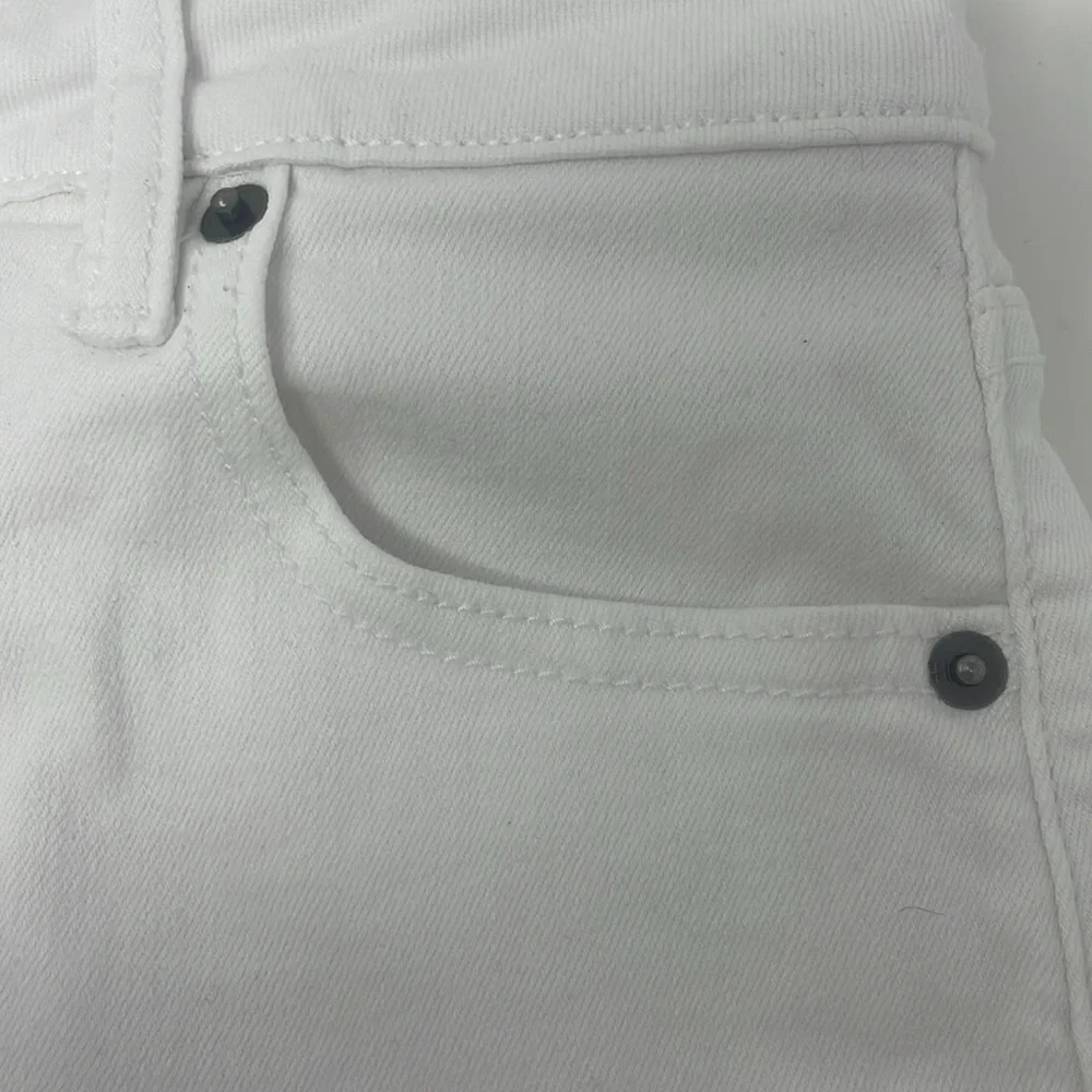 Hidden White Frayed Hem Women Shorts Size Small Excellent Condition
